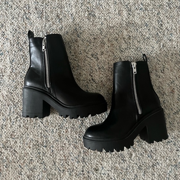 UO Zip Up Boots - Picture 3 of 7
